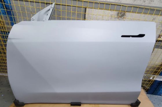 Tesla Model Y cửa trước trái E-coated thay thế 1505460-EC-A