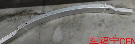 Thanh cản trước màu đen phổ thông cho Tesla Model S 2021