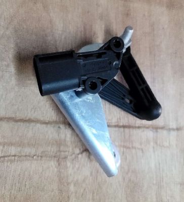 Tesla Model S/X 2012-2021 Cảm biến treo không khí phía trước bên phải 1027946-00-B