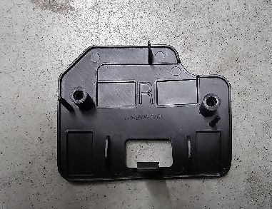 Giá đỡ cản sau bên phải Tesla Model S 2021+ 145x40x3mm Màu đen