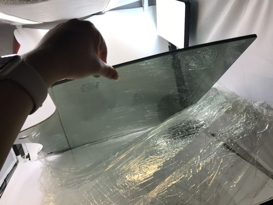 Cái kính tay phải khỏa thân phía sau.